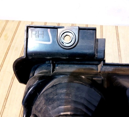 2008-2012 Jeep Liberty Passeng (RH) Tail Light Quarter Panel Mounted Scratches - Picture 4 of 12