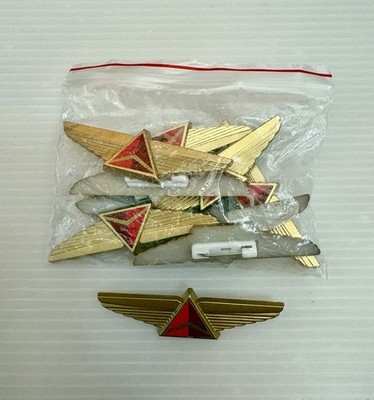 Delta Airlines Plastic 2.5'' Junior Wings Pin Gold Red Logo, Pack of 10 Pins