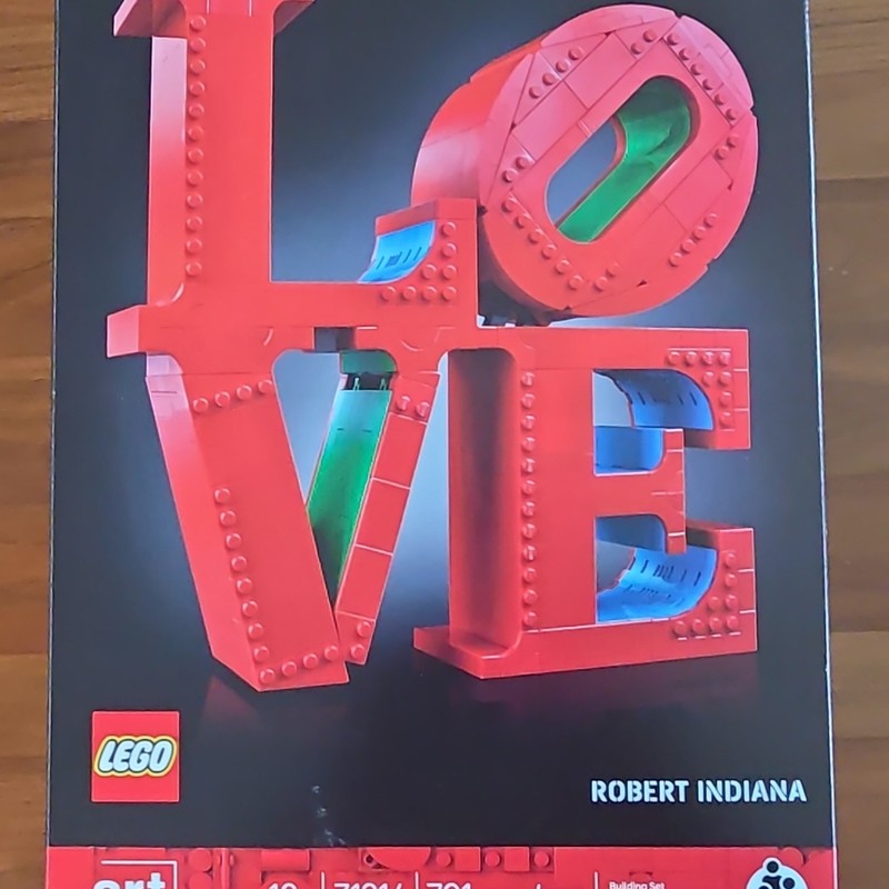 LEGO Art LOVE 31214 Sculptures Set 791 Pieces Limited Edition Ages 18+