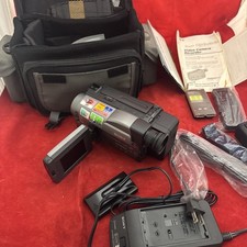 Sony Handycam CCD-TRV32 8mm Video8 Camcorder w/Case  Accessories New Battery