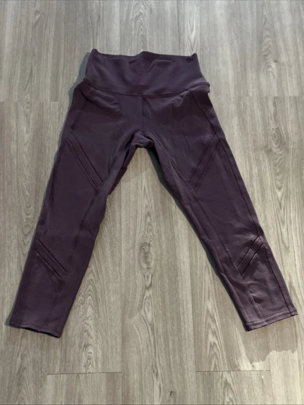 alo-yoga capri athletic preowned leggings