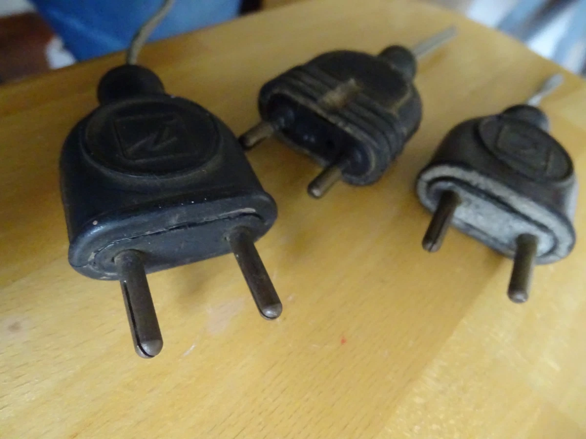 LOT ANCIENNE PRISES électriques porcelaine bakélite lampe industriel