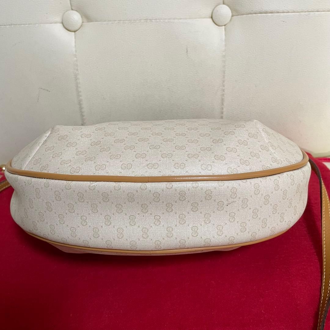 Authentic Excellent Condition Accessories Include… - image 13