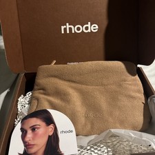 Bolsa de rizo de maquillaje Rhode EDICIÓN LIMITADA 2026