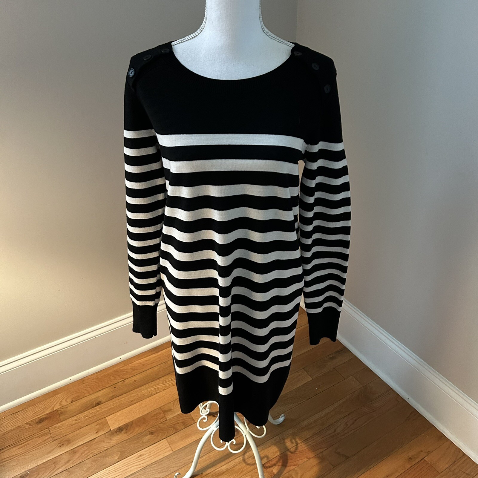 Ann Taylor LOFT Womans Medium Black White Striped Sweater Classic