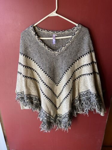 EUC Beautiful Alya Boho Sweater Poncho (Fringed) … - image 1