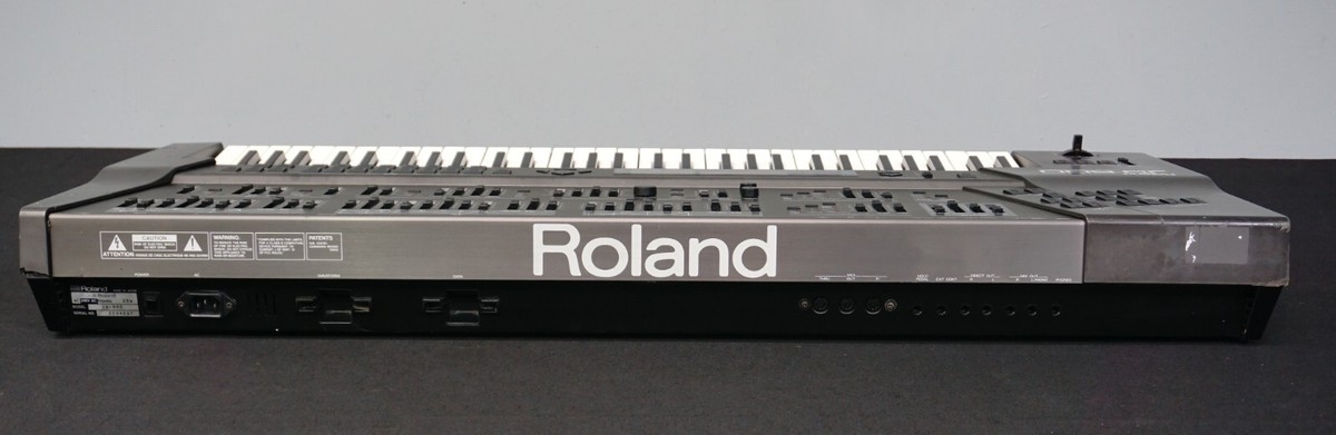 Roland JD-800 向かって右側樹脂パネルヒビありですが