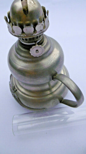 Old Oil Lamp in Tin - Picture 3 of 5