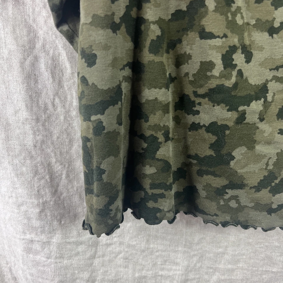 Camisa Mossimo para mujer multicolor camuflaje manga corta cuello redondo talla XXL Foto 2 de 4