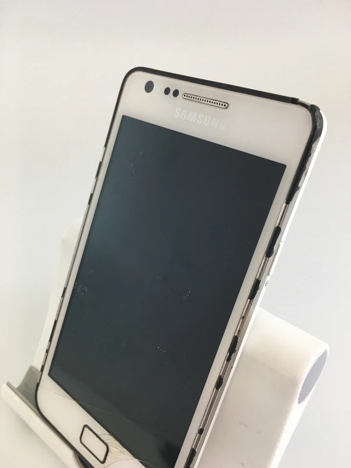 Samsung Galaxy S2 I9100 White Unlocked Android Smartphone Cracked Incomplete - Image 3 of 4