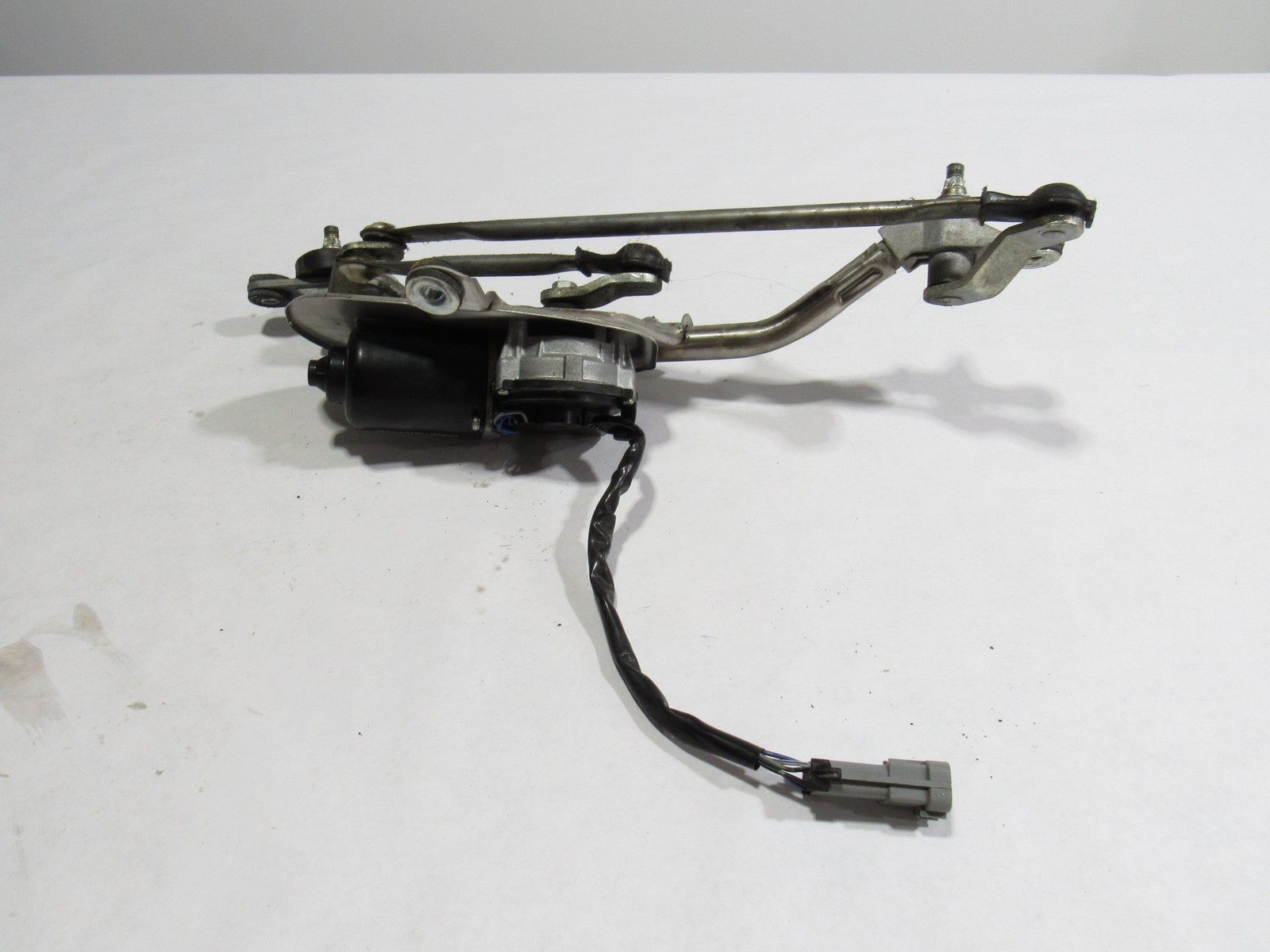 08-12 Maserati Granturismo S 2010 Front Windshield Wiper Motor Linkage :Y