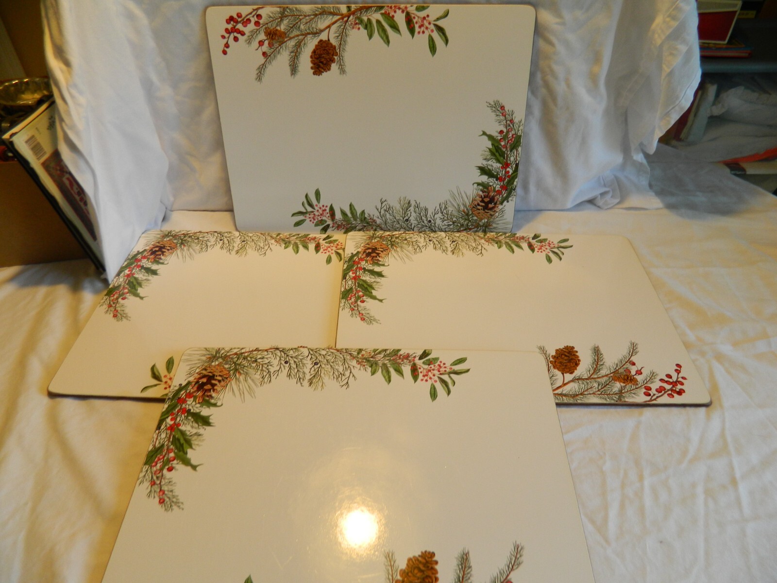 L24 WILLIAMS & SONOMA CORK BACK PLACEMATS WINTER PINECONES & BERRIES
