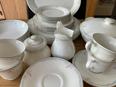 ROYAL DOULTON CARNATION + STUNNING + CHOOSE YOUR PIECE!