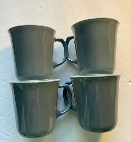 VINTAGE & NICE Pyrex Blue Mugs Coffee Cup Set of 4 Blue Milk Glass USA 8 OZ-WOW