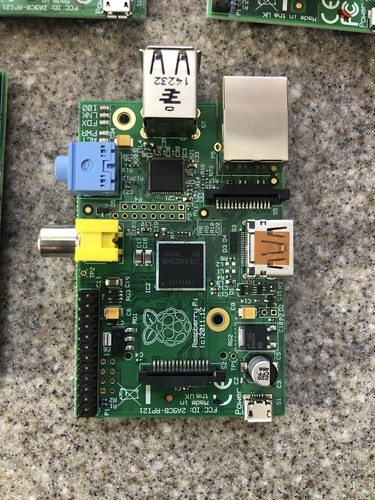 Raspberry Pi (c) 2011, WITHOUT Enclosure (1 each) - Picture 4 of 12