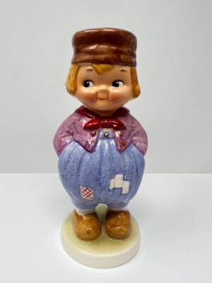 Vintage Goebel Dolly Dingle Hansie Dutch Doll Ceramic Figurine 1981