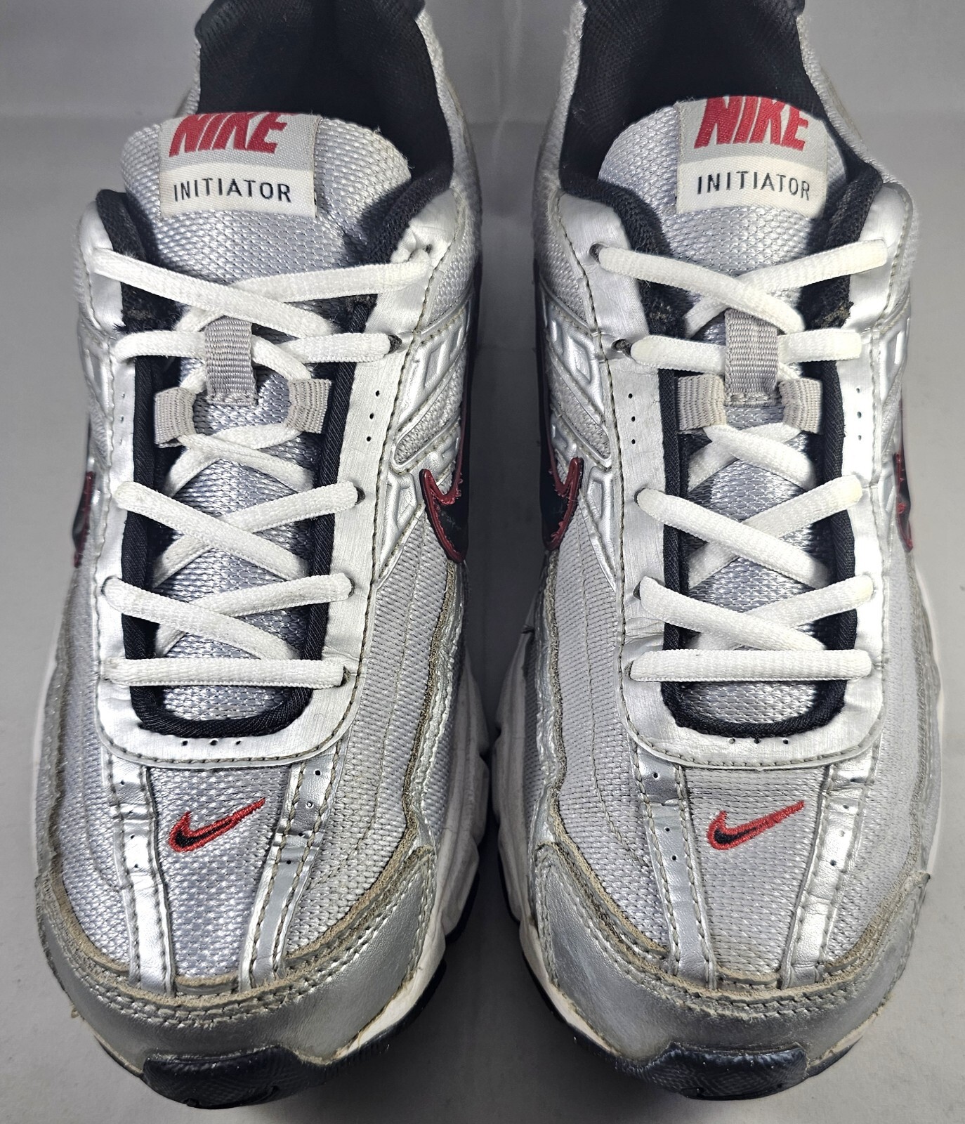  Nike Men's Initiator Metallic Silver/Red/Black/White Running Sneakers Size 6.5