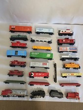 Model Trains Lot of 26 HO Including 3 Engines Some Good Some Parts or Repair
