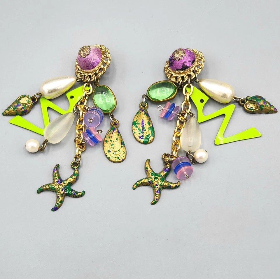 Vintage Purple Green Beach Charm Gold Tone Dangle Drop Statement Clip Earrings - Image 2 of 4