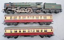 Triang Hornby R259S 4-6-2 Britannia loco. Remag,Service, SMOKER! + 2X 9" coaches