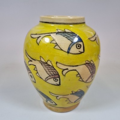Vintage Vase aus nahöstlicher Keramik mit Fisch verziert 20 cm hoch