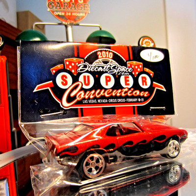 HOTWHEELS..2010..DIECAST SPACE CONVENTION..'82 CHEVY CAMARO..100 pcs