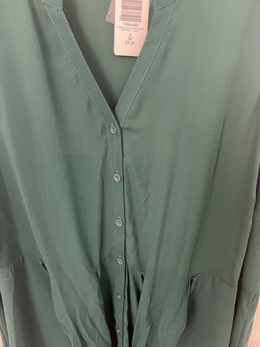Camicetta top verde peplo invernale pino senza maniche Torrid taglia 3X (22-24) (nuova con etichette) - Foto 3 di 9