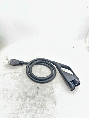 Tesla SuperCharger Cable CCS2 Pulled from SuperCharger