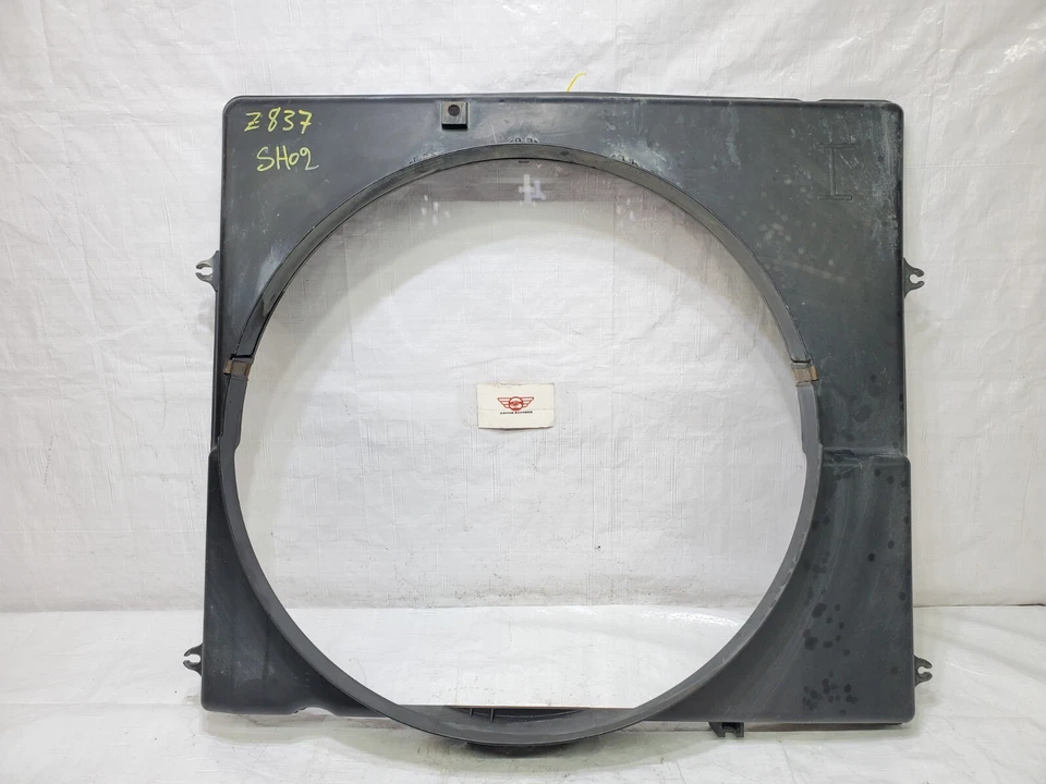 1996-2002 Toyota 4Runner Engine Cooling Fan Shroud Cover 4WD OEM 16711-07030 - Изображение 3 из 4