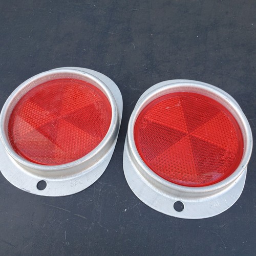 2 Vintage Yankee Reflex 139 Red Reflectors Stratolite No. 38 Rear Trailer Truck - Picture 2 of 15