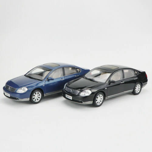 Maquettes et accessoires de voitures, 1:8