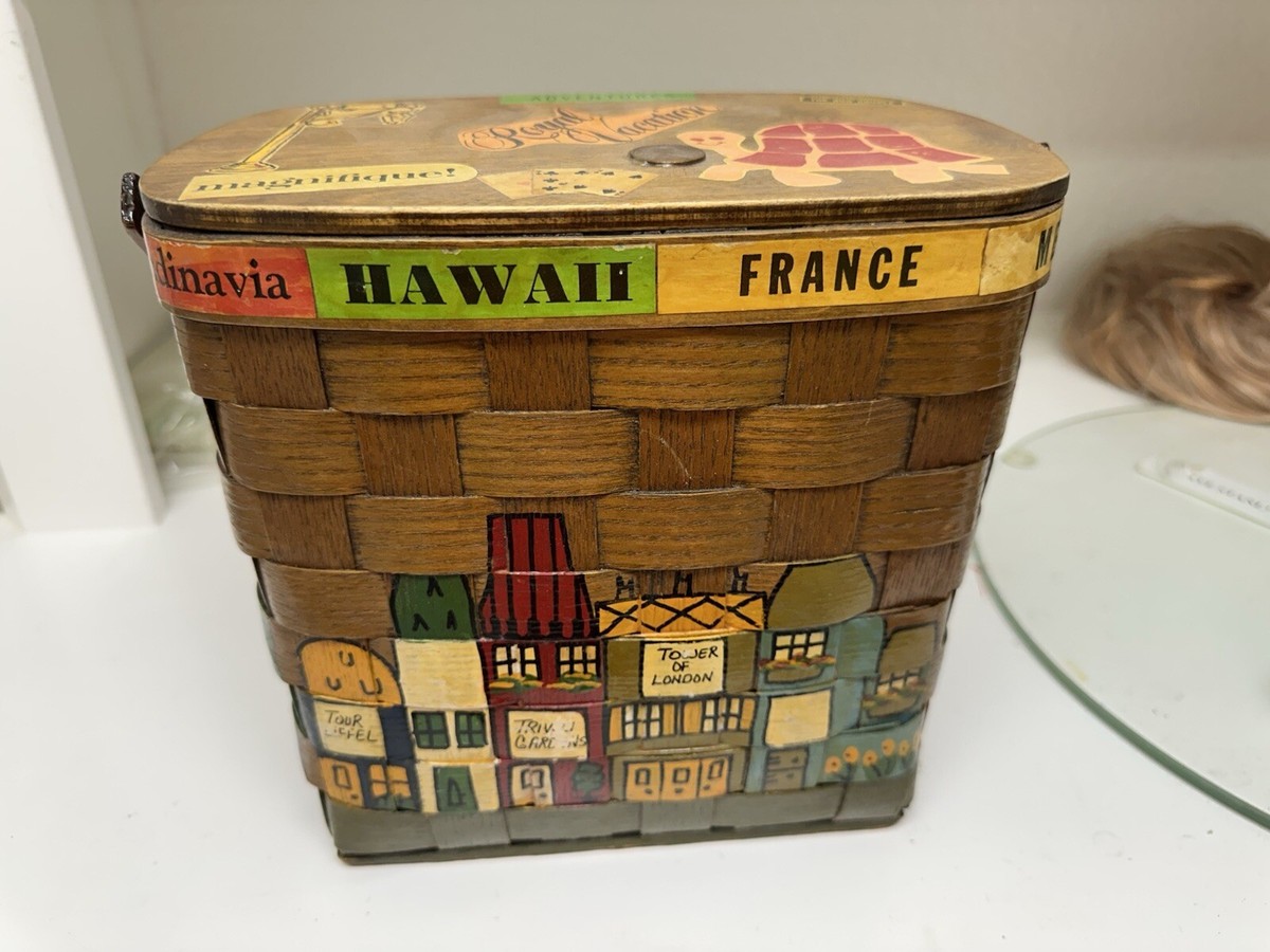 Caro Nan~Vintage Signed 1960's Woven Basket Purse ~FUN