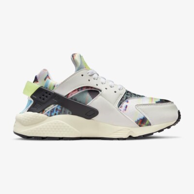 NEW Nike Women's Air Huarache Pixel Game Shoes Sz 5.5