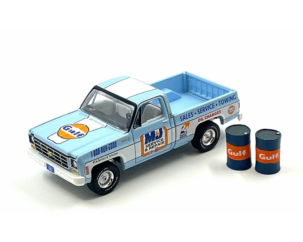 Auto World 1:64 1978 Chevrolet C10 Gulf Oil 2023 New York