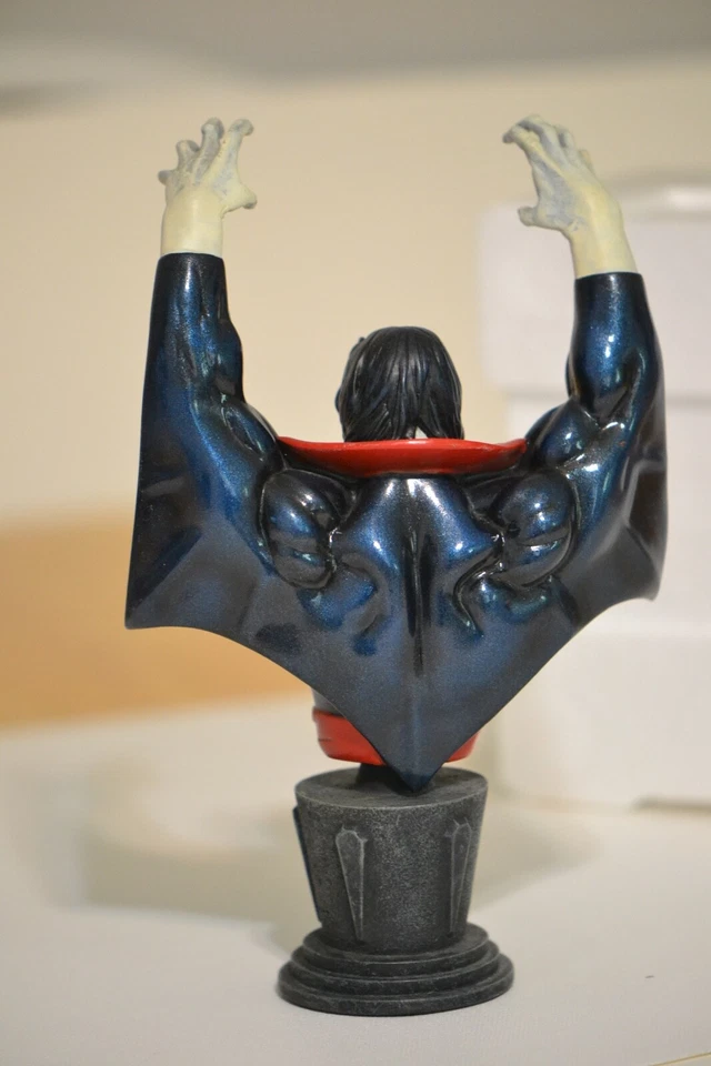 Morbius Marvel Bowen 迷你胸围限量版 #2918 of 3000 蜘蛛侠敌人 — 第 4/4 张图片