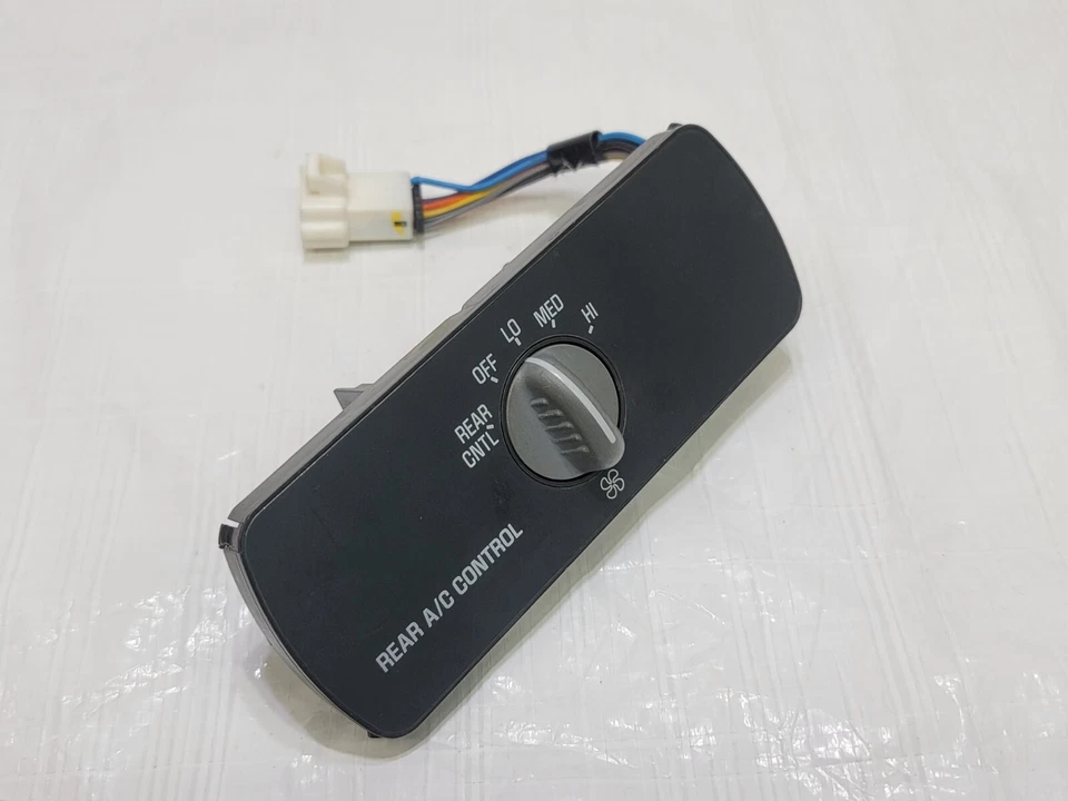 GMC Yukon 1997-2000 calentador de aire acondicionado trasero panel de control de temperatura climática 16209345 Foto 2 de 4