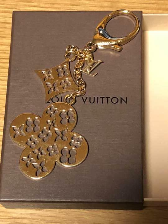 Louis Vuitton LVロゴ キーホルダー LOUIS VUITTON Logo Bag Charm / Keychain - Blue & Gold New in