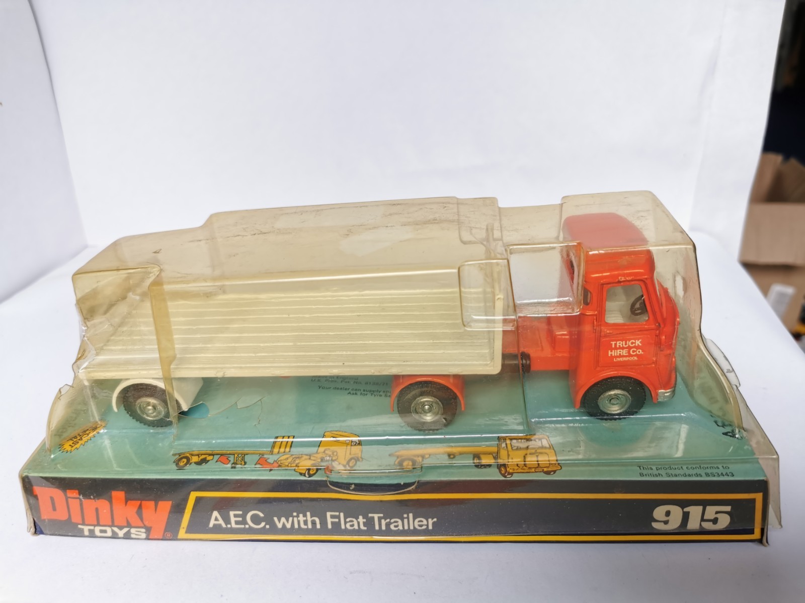 ミニカー DINKY No.915 AEC TRAILER British Road Dinky 915, AEC With Flat Trailer - Free Price Guide & Review