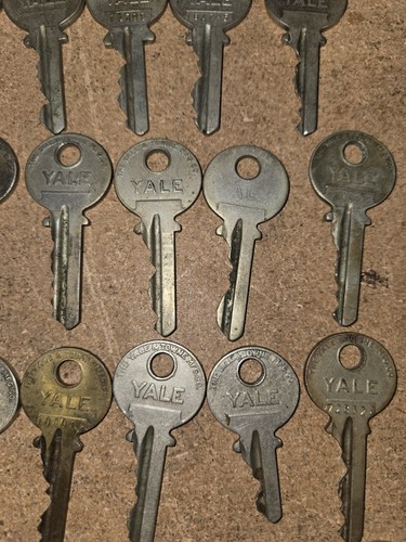 Vintage Antique Large Yale Door Lock Cabinet Keys Early Job Lot Collection - Picture 10 of 22