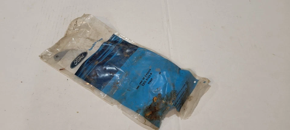 Correa de retención de tapa de combustible Ford Ranger 1983-85 NOS E3TZ-9133-A FOMOCO Foto 3 de 4