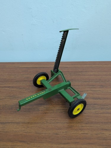 1/16 Ertl Vintage John Deere Sickle Bar Mower Tractor Implement - Picture 2 of 3