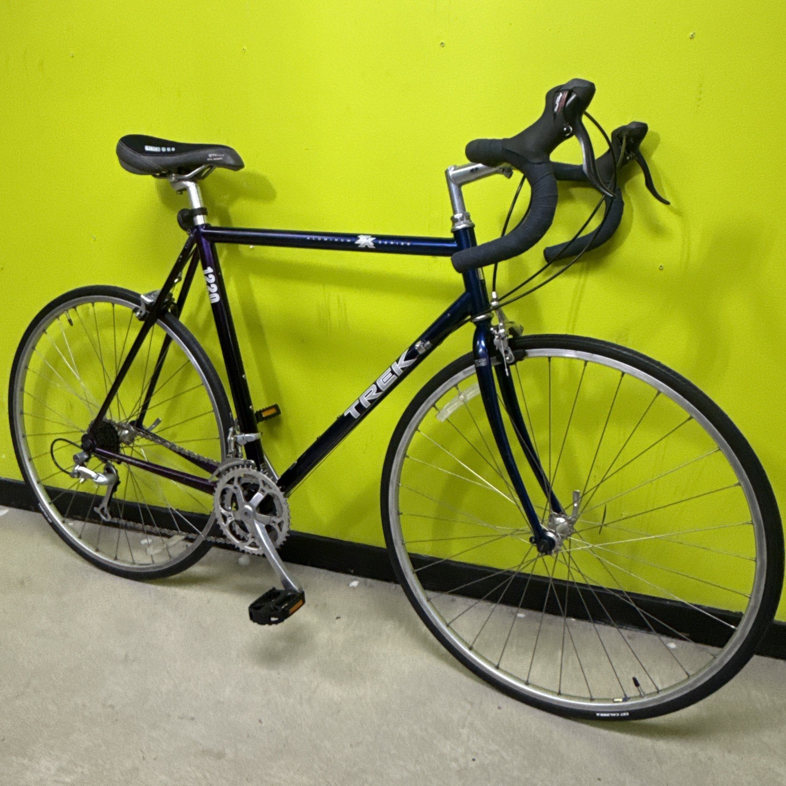 Trek Aluminum Series 1220 ZX Road Bike 56cm W/ NEW PARTS- Re