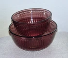 Pyrex 7402-S 7403-S Set of 2 Cranberry Purple Ribbed Mixing Bowls
