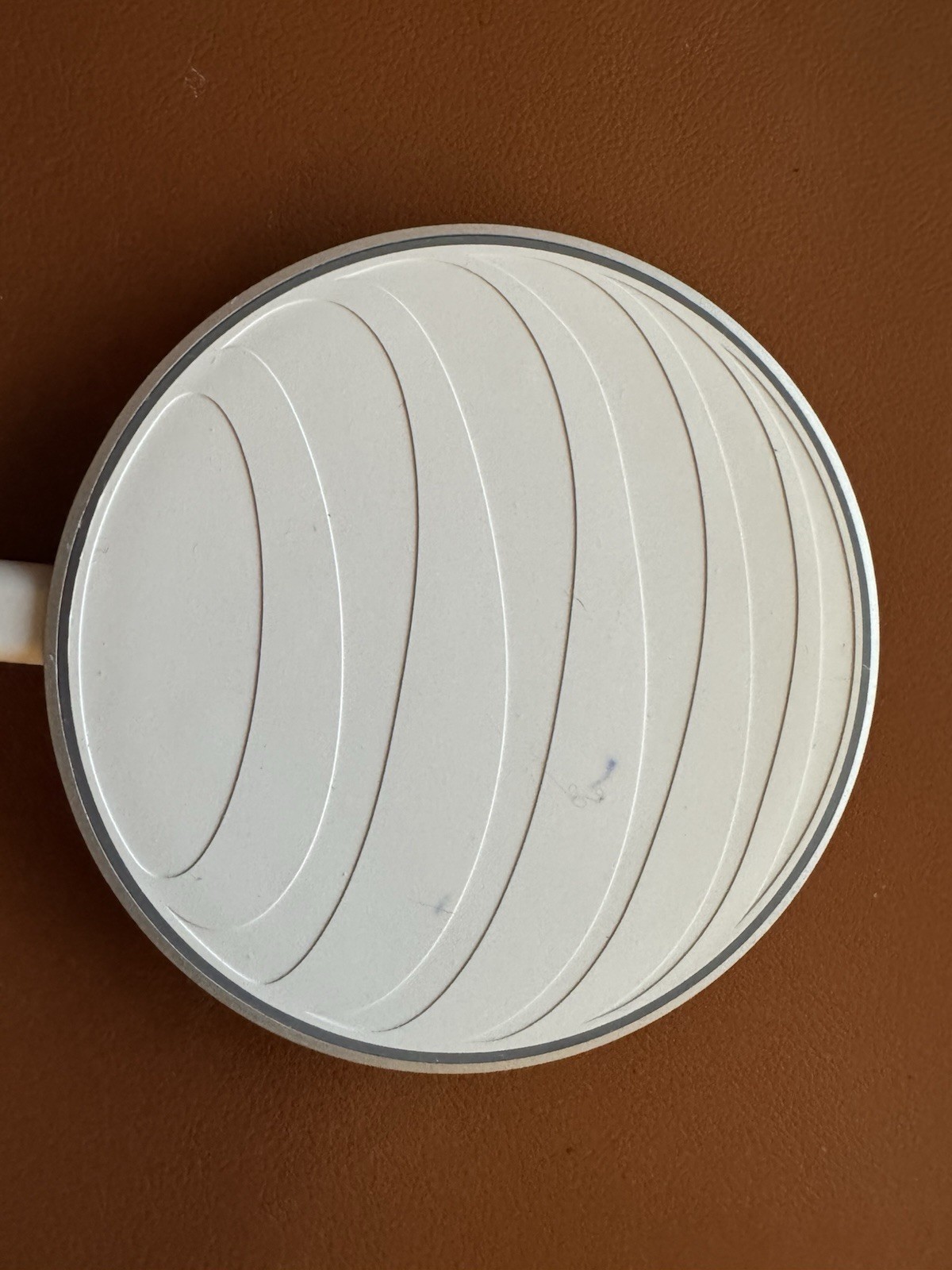 15W Fast Wireless Charger Pad &ndash; Qi Compatible &ndash; Slim Alu