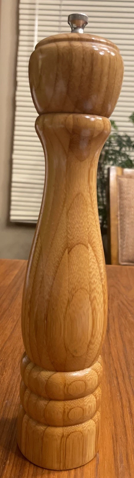 Vtg William Bounds Classic 12 Inch Wood Pepper Mill Grinder USA