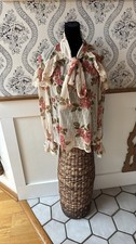 VICI Floral Blouse Women s Size L floral and lace blouse Long Sleeves