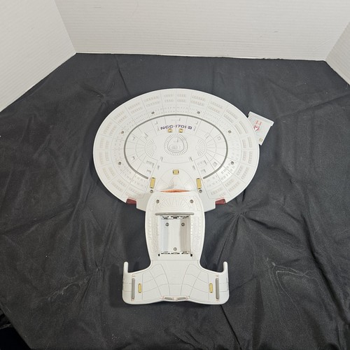 1992 Paramount Pictures Playmates Star Trek USS Enterprise NCC-1701-D Ship - Picture 4 of 23