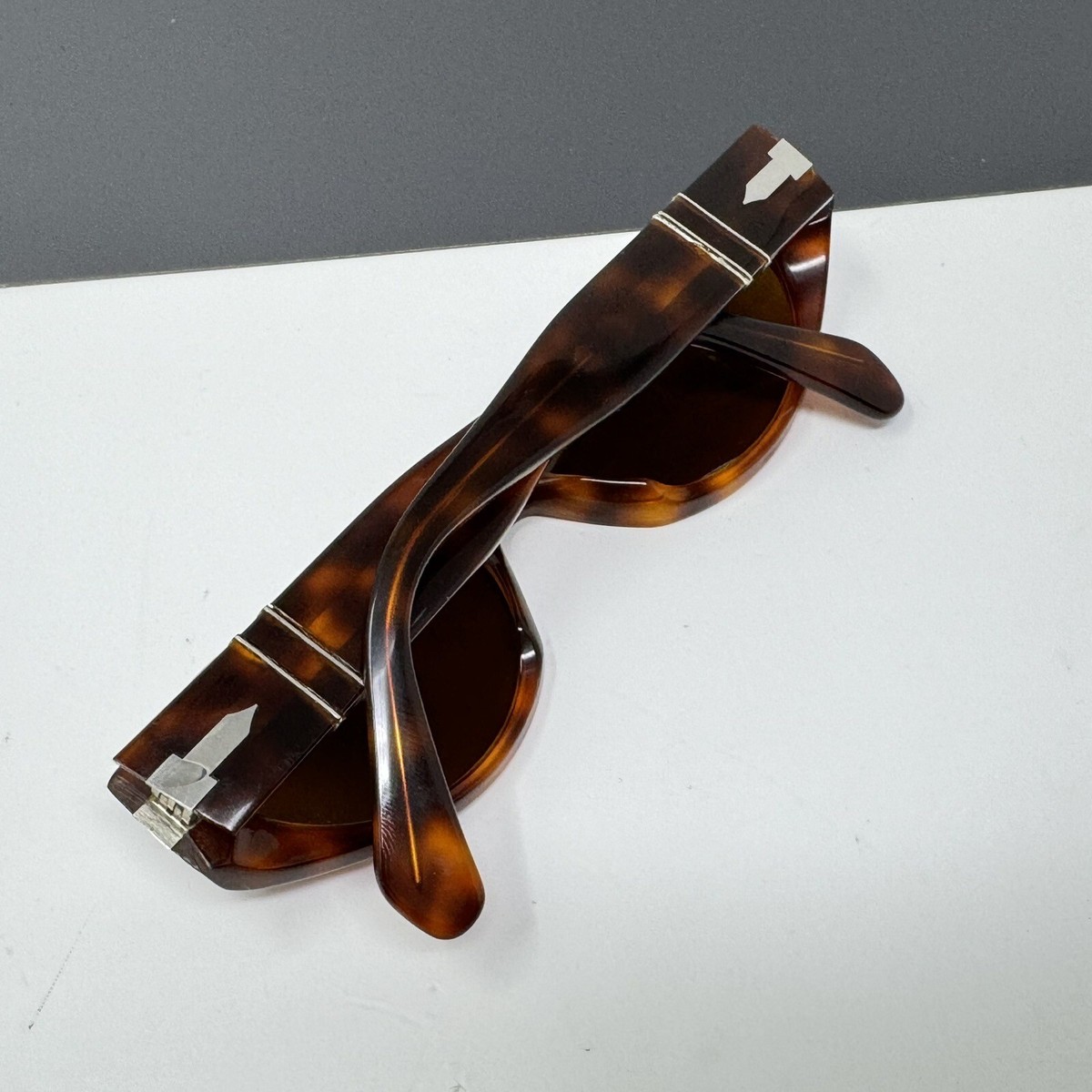 Persol vintage 90s oval sunglasses model 2546 30/33 made in  display picture 3