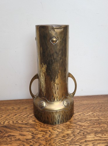 WMF Messing Henkel Vase Rindenoptik und Rosenmotiv. Straußenmarke zum Sockel - Bild 2 von 10