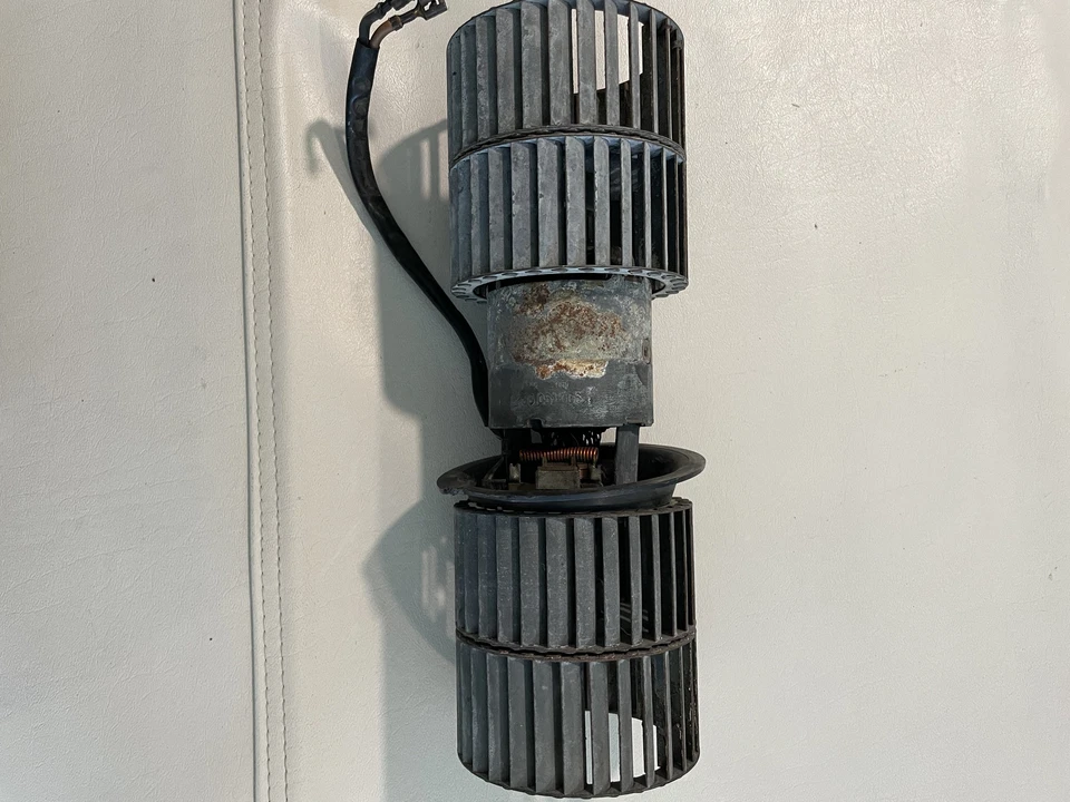 Motor soplador aire acondicionado BMW E21 (75-83) E12 (72-81) 2002 2002TII 530I 320I #64511466021 Foto 4 de 4